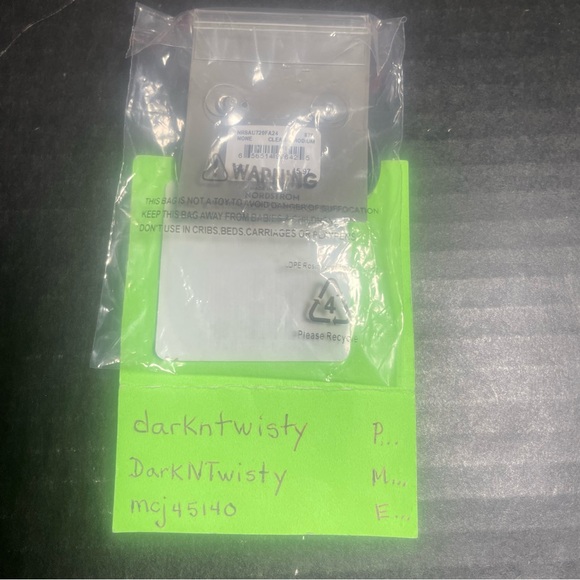 BNWT Hypoallergenic Madewell Silver tone door rhinestone earrings - Picture 4 of 7